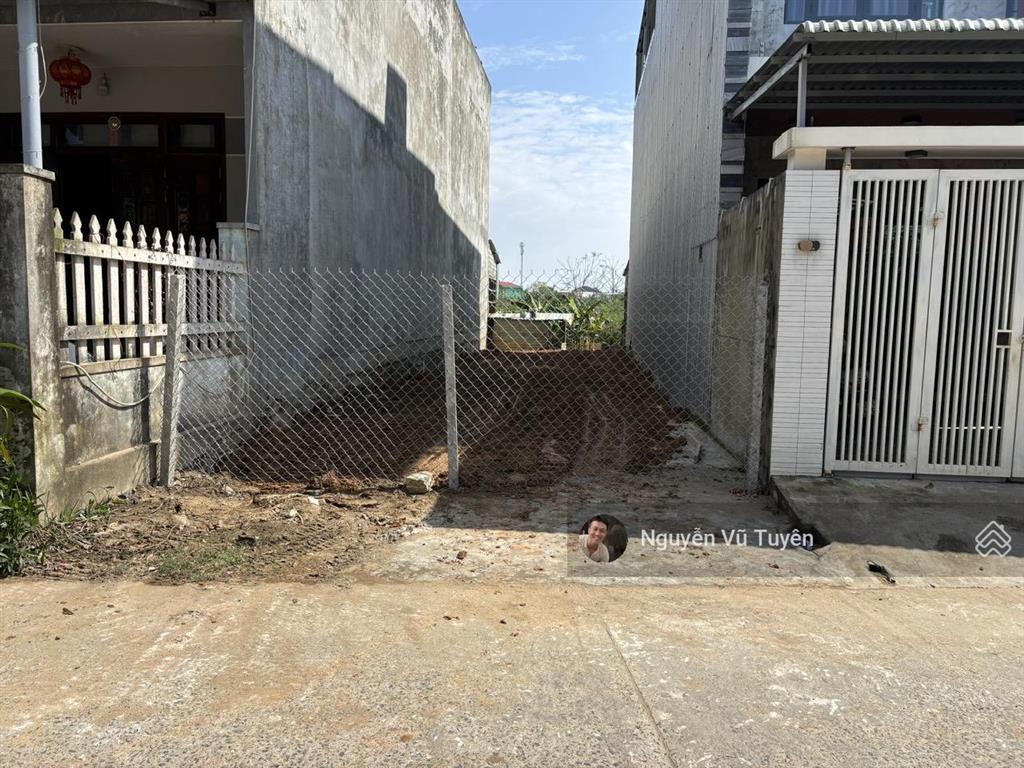 Bán lô mặt tiền đường chính quang châu  đầu cổng chào quang châu hoà xuân