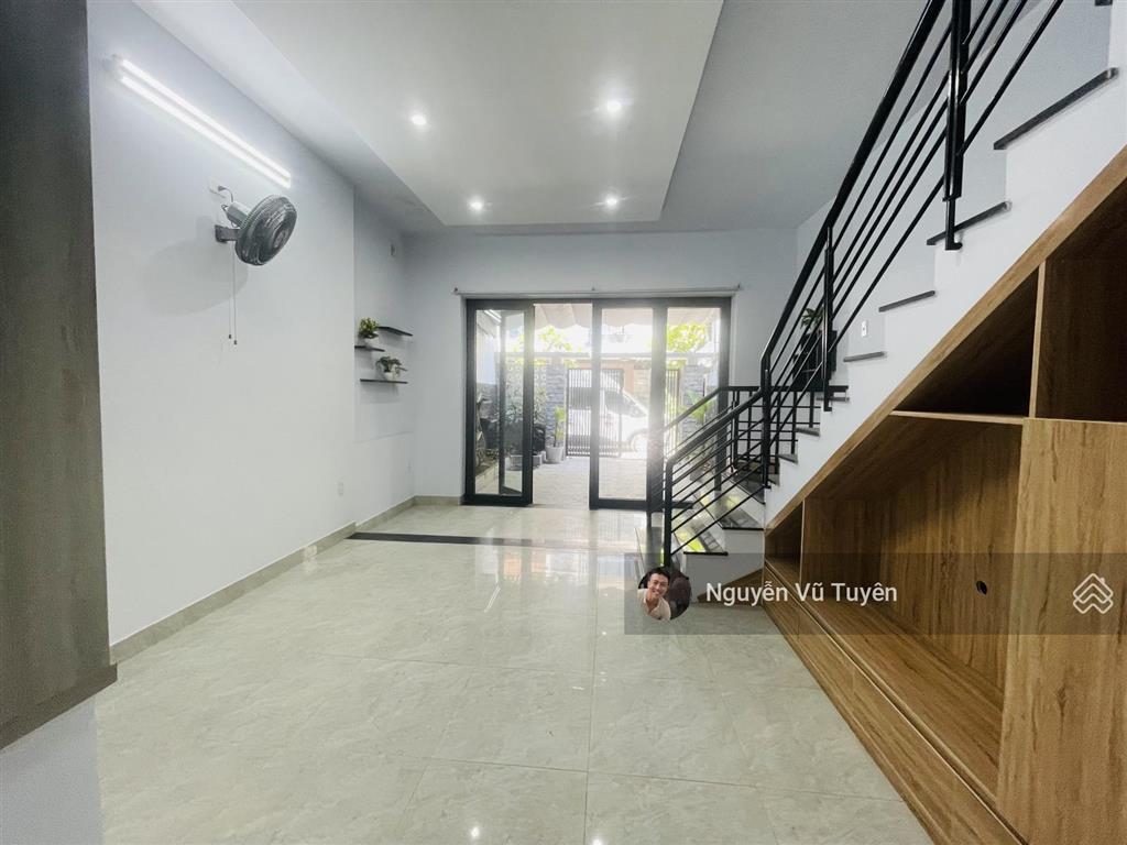 Bán nhà 2 tầng đường bàu năng 9  đà nẵng