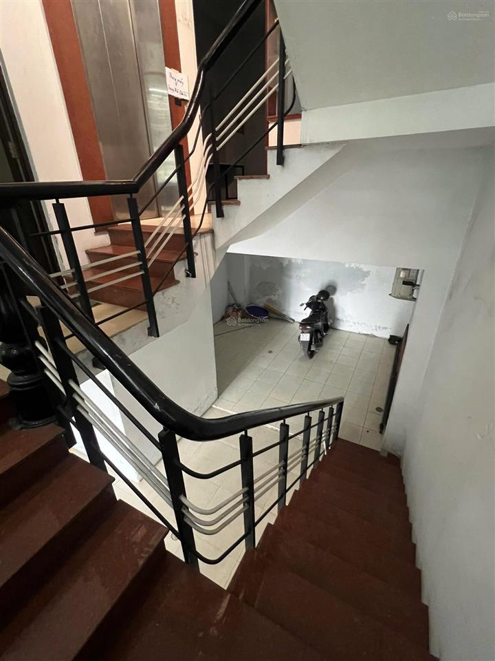 Bán nhà 5 tầng mặt tiền đường 2/9. dt 85m2 ngang 5m có thang máy vận hành cho thuê tốt sát xô viết