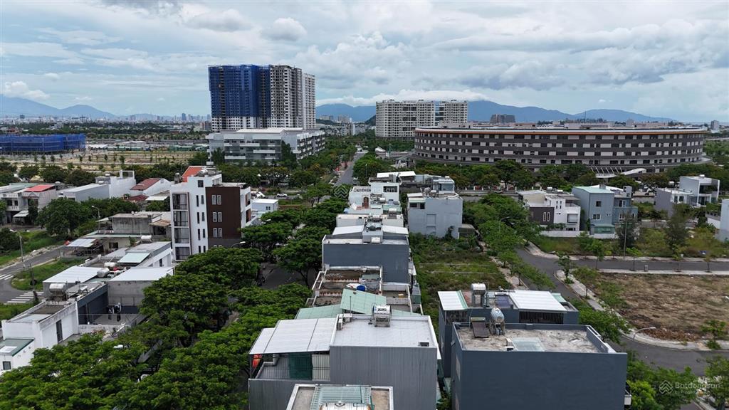 Bán lô đối lưng nam kỳ khởi nghĩa ngay cổng fpt complex vị trí đẹp giá tốt thị trường hiện tại