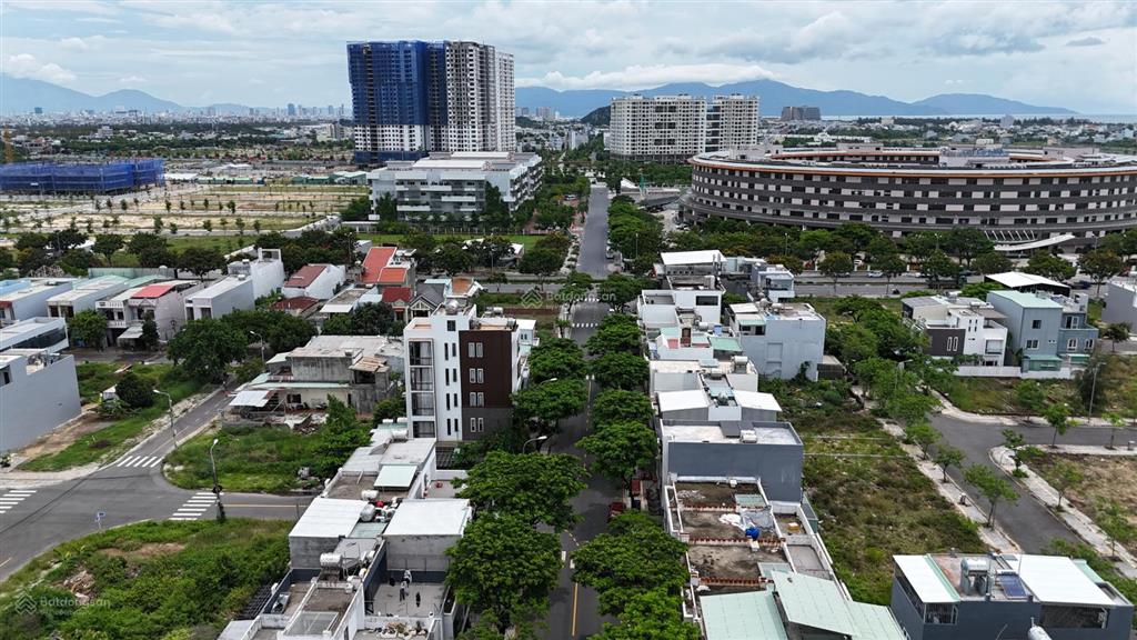 Bán lô đối lưng nam kỳ khởi nghĩa ngay cổng fpt complex vị trí đẹp giá tốt thị trường hiện tại
