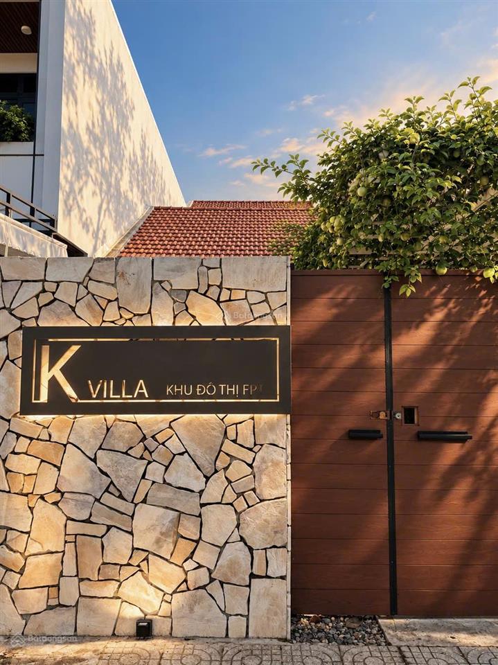 Cho thuê villa fpt city full nội thất có hồ bơi, sân vườn.