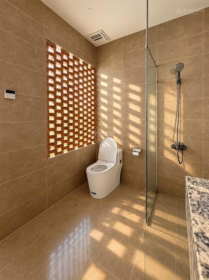 Cho thuê villa fpt city full nội thất có hồ bơi, sân vườn.