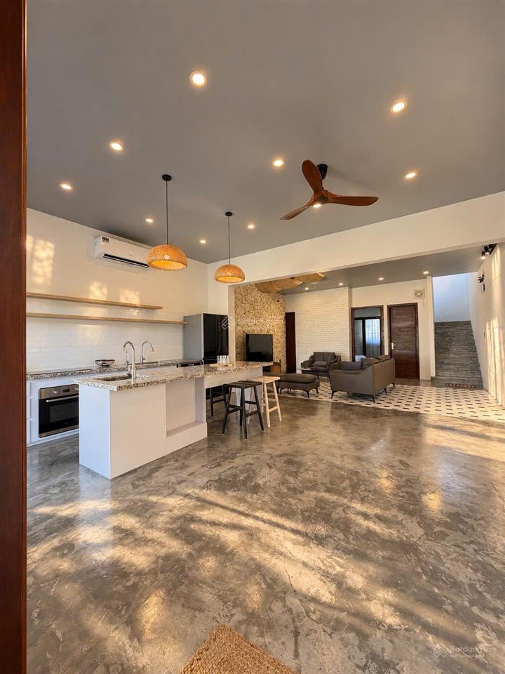 Cho thuê villa fpt city full nội thất có hồ bơi, sân vườn.