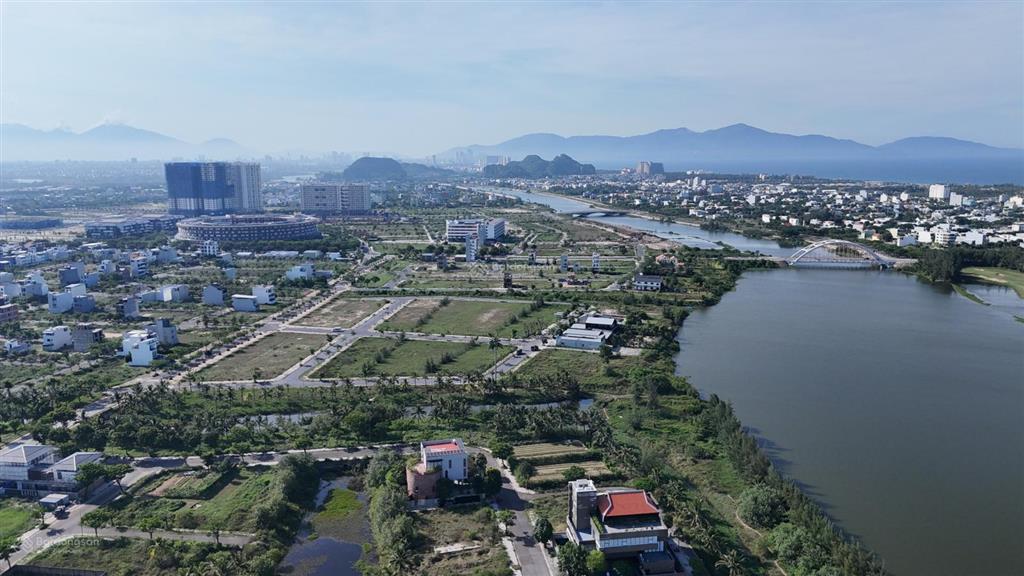 Bán lô góc 222m2 view sông, sân golf tuyệt đẹp khu đô thị fpt giá chỉ 12.2 tỷ