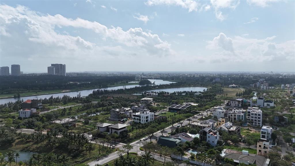 Bán lô góc 222m2 view sông, sân golf tuyệt đẹp khu đô thị fpt giá chỉ 12.2 tỷ