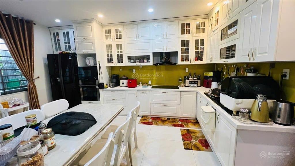 Cần bán nhà 3 tầng 2mt đường lương nhữ hộc hoà cường  đà nẵng. dt135m2, nhà đẹp, giá tốt