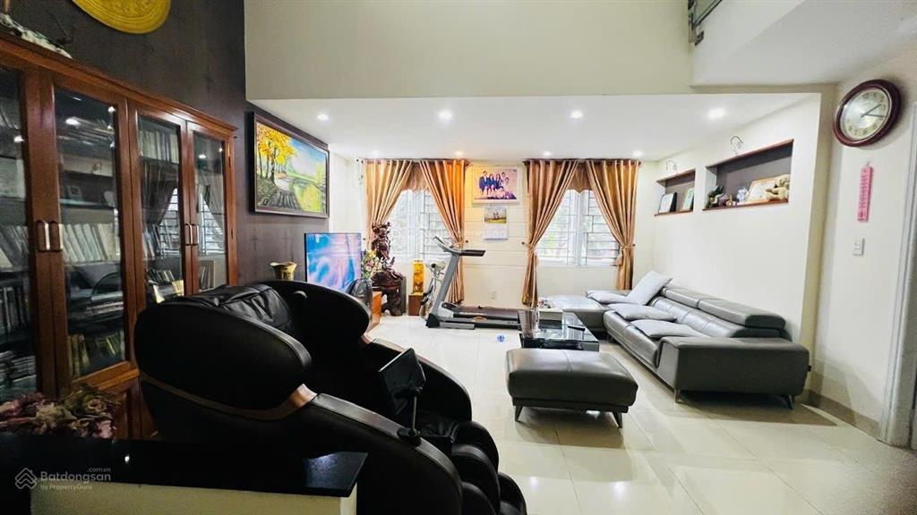 Cần bán nhà 3 tầng 2mt đường lương nhữ hộc hoà cường  đà nẵng. dt135m2, nhà đẹp, giá tốt