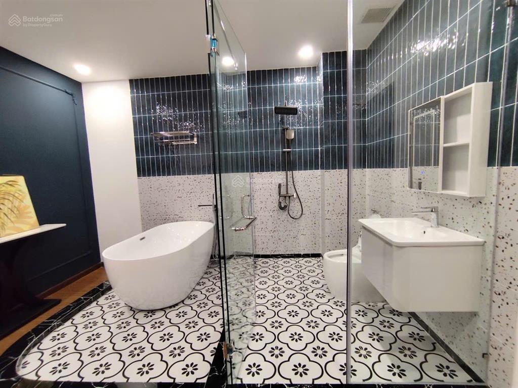 Bán gấp nhà mặt tiền trường sa, view sông nhiêu lộc, vị trí vip sẵn dòng tiền thuê 72 triệu/tháng