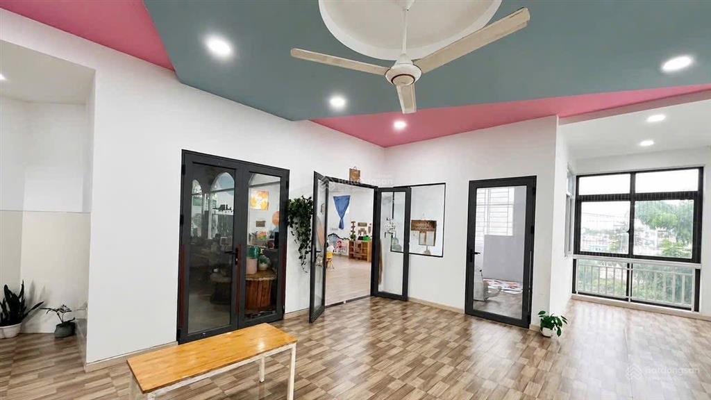 Bán tòa nhà 5 tầng mặt tiền thạnh lộc 29, đất 525m2 full thổ, đang cho thuê 123tr/tháng, giá 45 tỷ