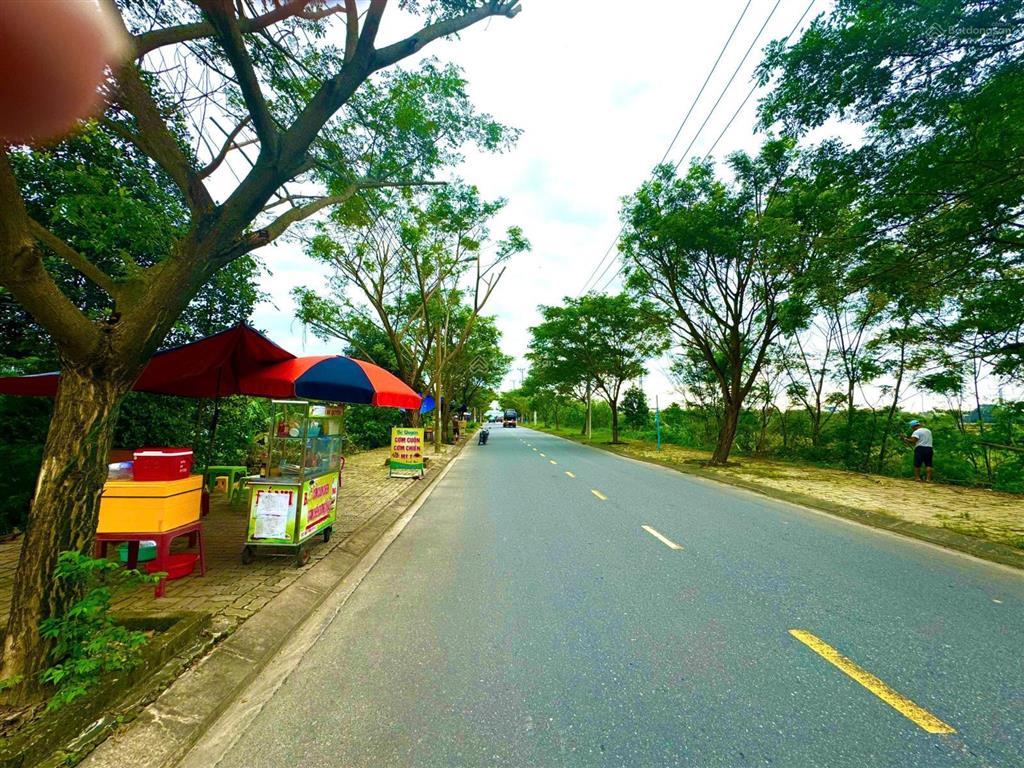 Chính chủ bán đất 3 mặt đường nguyễn như đỗ sát thăng longchỉ 3tỷ680111m2ngang 8.7mđường ô tô