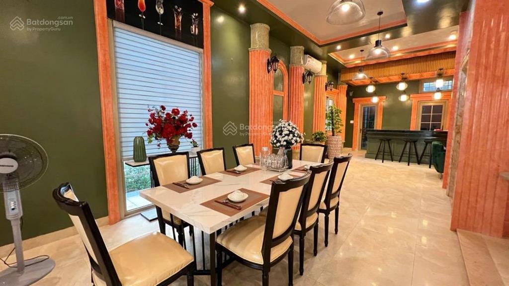 Cần bán căn góc 2 mặt tiền 4 tầng tt hải châu  120m2  ngang 6m  full nội thất  dt 70tr  25,xtỷ