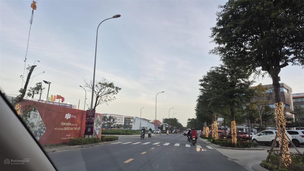 Lô đất 150m², đối diện công viên, ngay trường đh fpt. chỉ 5.6 tỷ