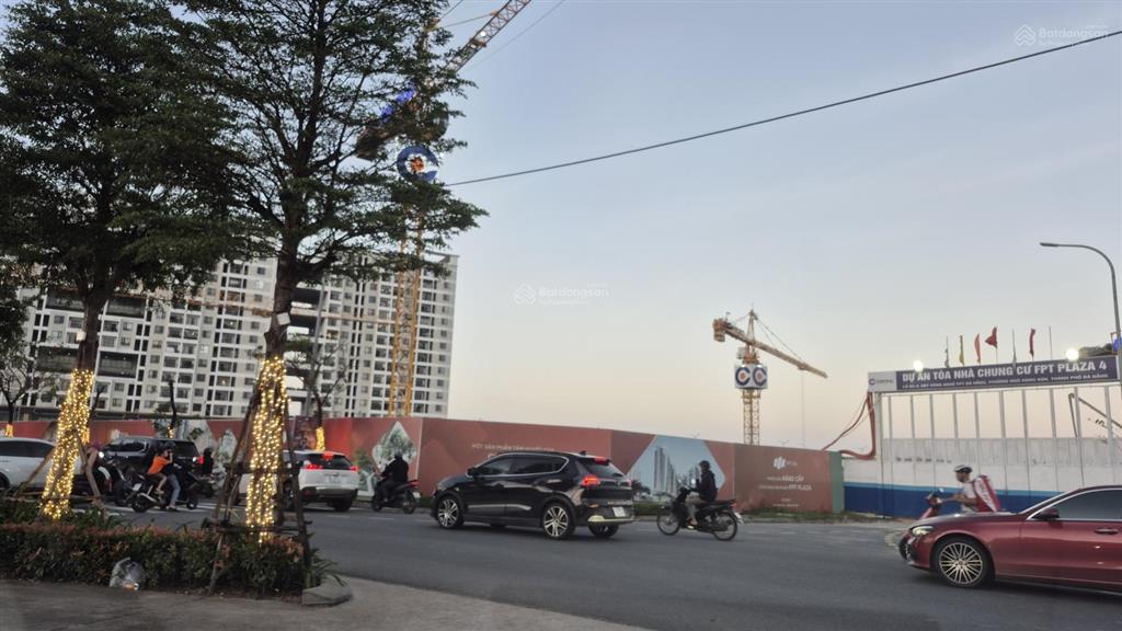 Lô đất 150m², đối diện công viên, ngay trường đh fpt. chỉ 5.6 tỷ