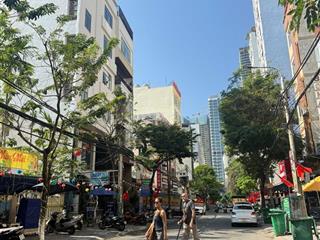 Hà bổng, vị trí đắc giá  nhà 3 tầng, ngay sát biển mỹ khê. phố du lịch sầm uất