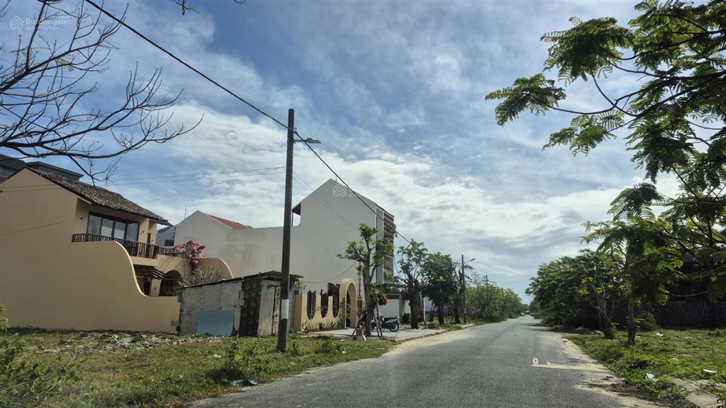 Cửa đại  hội an. lô đất đẹp ngay sát biển. giá tốt