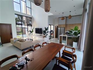 Sơn trà  villa 2 tầng view vịnh biển, full nội thất. cho thuê lâu dài