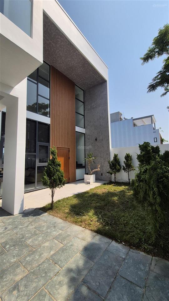 Sơn trà  villa 2 tầng view vịnh biển, full nội thất. cho thuê lâu dài