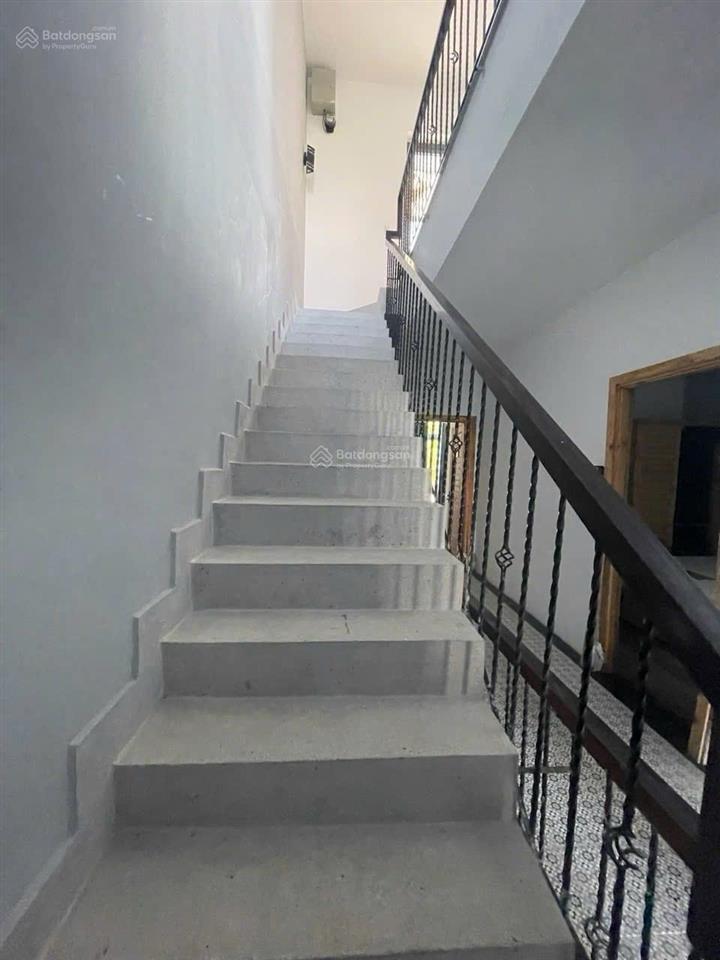 Nại nam  nhà 4 tầng diện tích rộng, khu phố kinh doanh  kề sông hàn