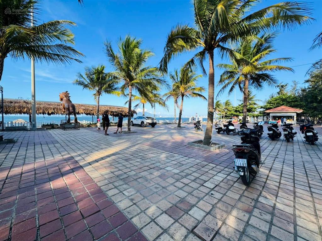 Sơn trà  lô đất 2 mặt thoáng, gần biển. vị trí xây tòa căn hộ. giá tốt
