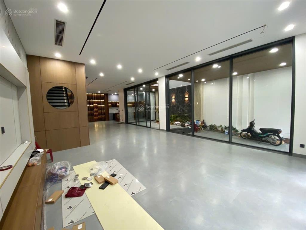 Hòa xuân, biệt thự 3 tầng mới tinh, full nội thất  ngay trung tâm