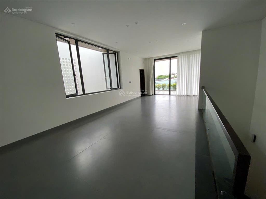 Hòa xuân, biệt thự 3 tầng mới tinh, full nội thất  ngay trung tâm