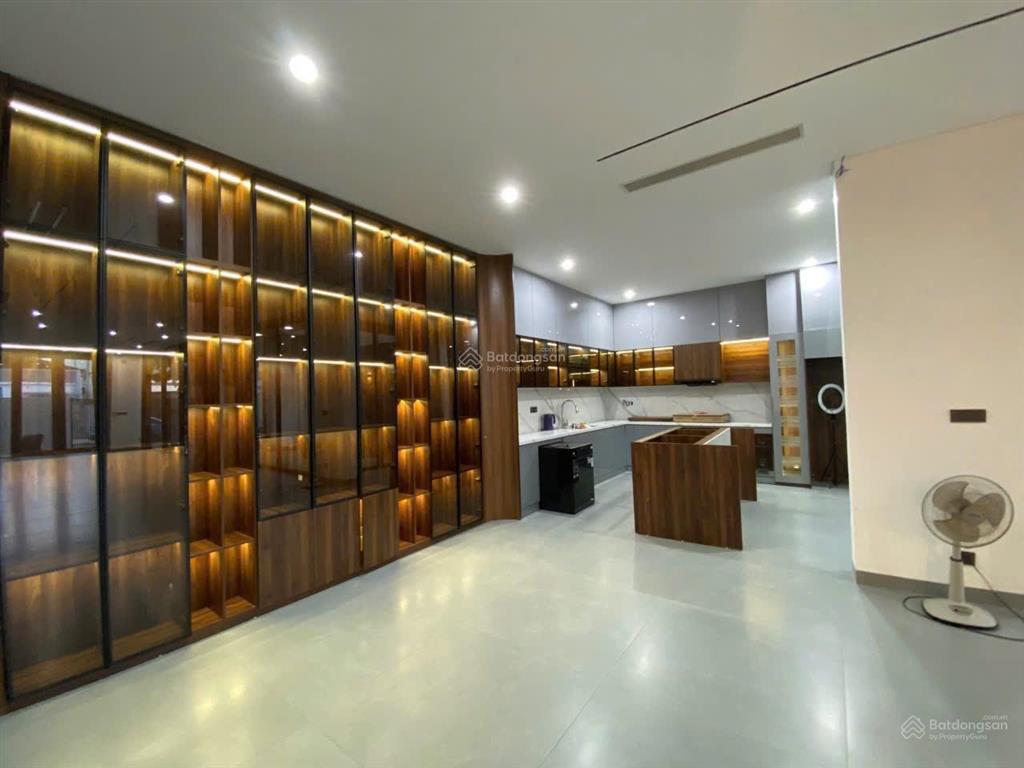 Hòa xuân, biệt thự 3 tầng mới tinh, full nội thất  ngay trung tâm