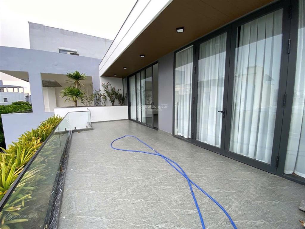 Hòa xuân, biệt thự 3 tầng mới tinh, full nội thất  ngay trung tâm