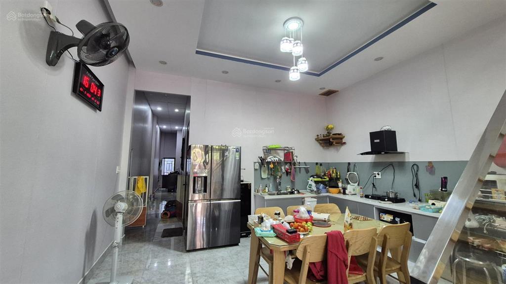 Lê ấm  hòa xuân, nhà 2 tầng hướng đn, ngay trung tâm . giá 7.1 tỷ