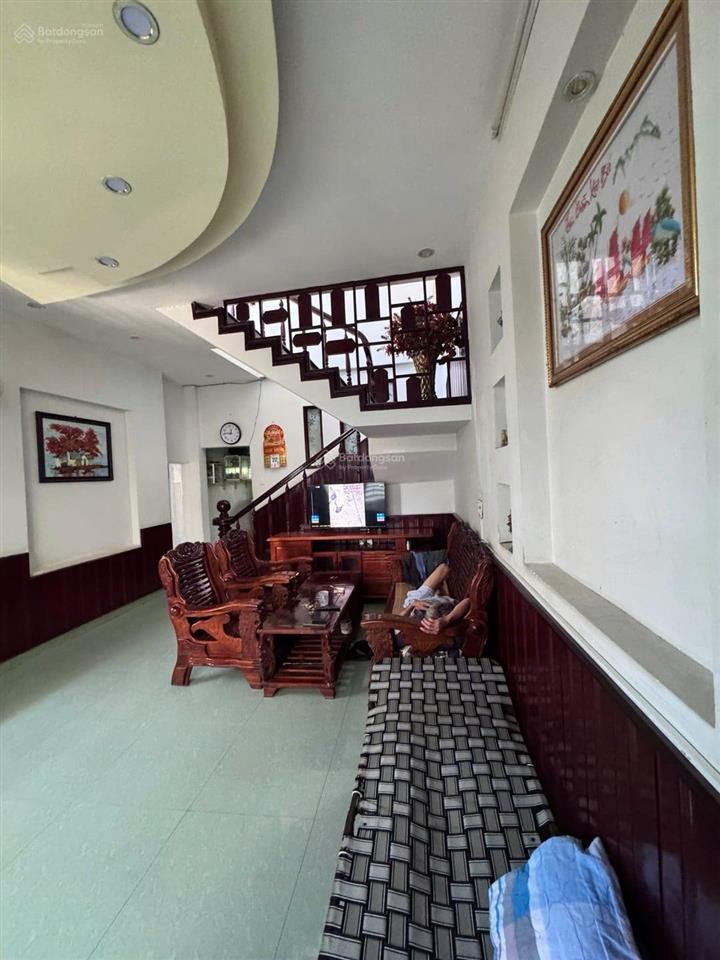 Sơn trà, nhà 2 tầng  diện tích lớn, cách biển chỉ 150m. giá tốt 8.x tỷ