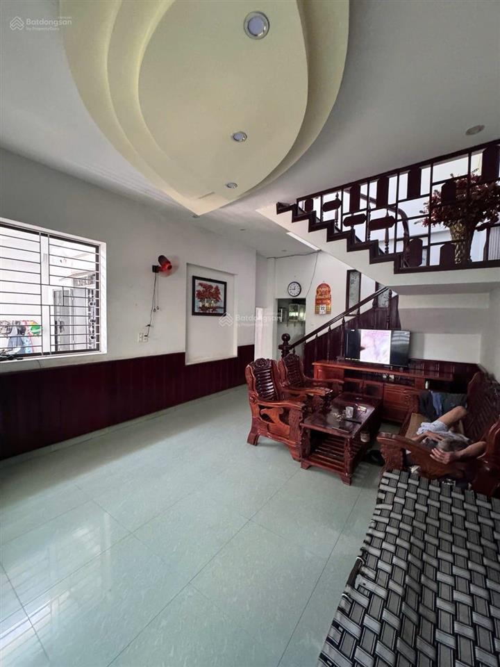 Sơn trà, nhà 2 tầng  diện tích lớn, cách biển chỉ 150m. giá tốt 8.x tỷ