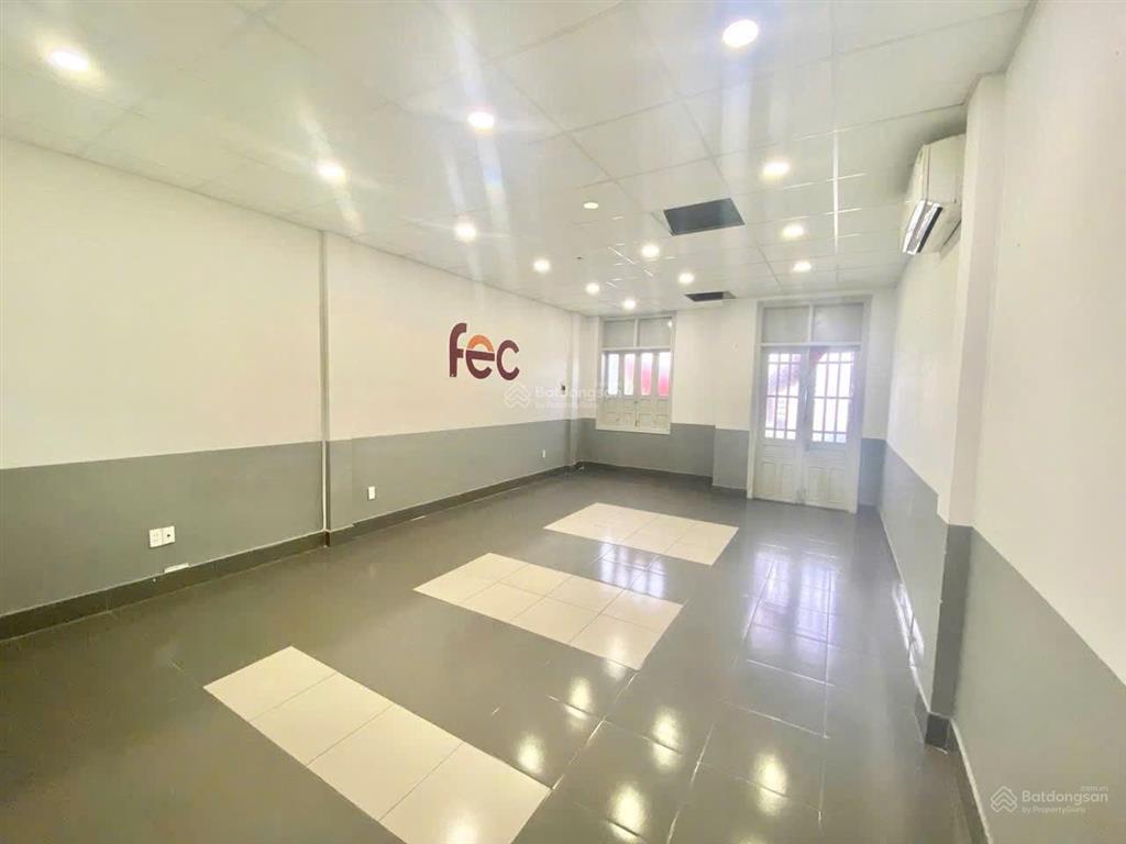 Ngô quyền  nhà 4 tầng 4 mê kiên cố, gần cầu sông hàn. giá tốt 14.9 tỷ