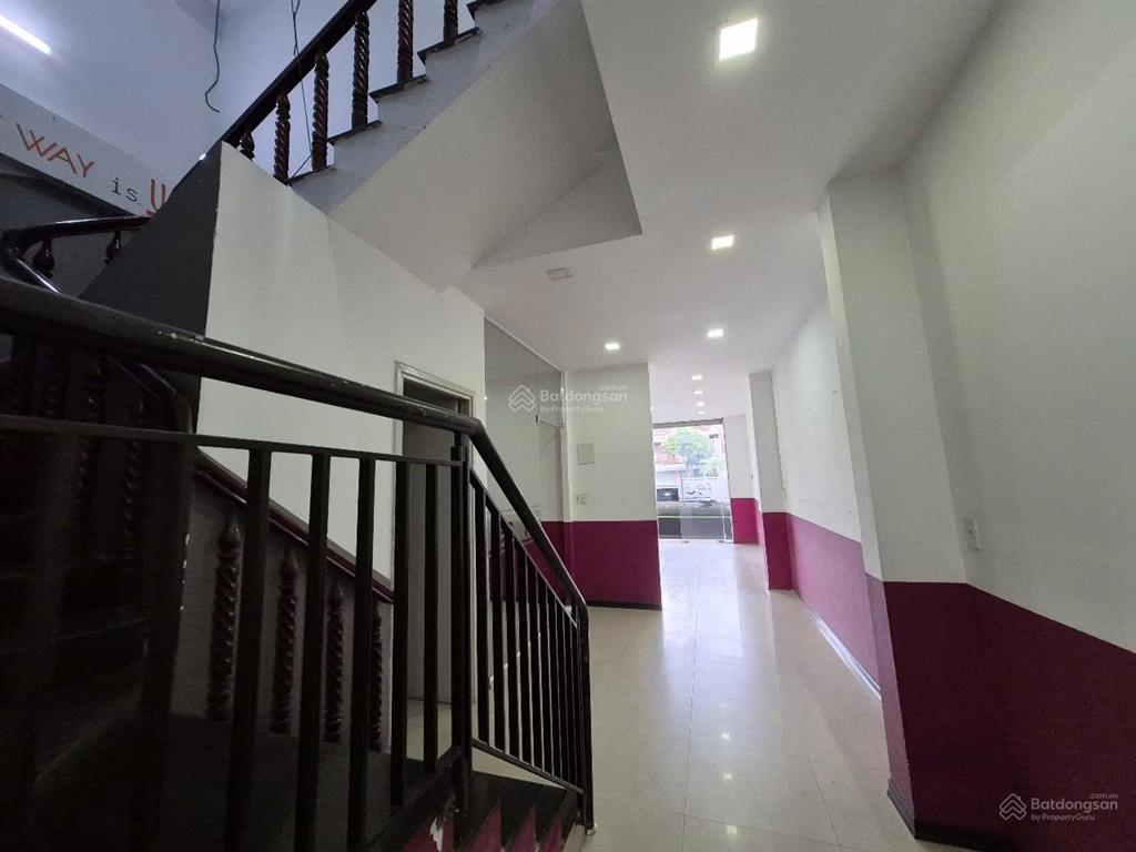 Ngô quyền  nhà 4 tầng 4 mê kiên cố, gần cầu sông hàn. giá tốt 14.9 tỷ