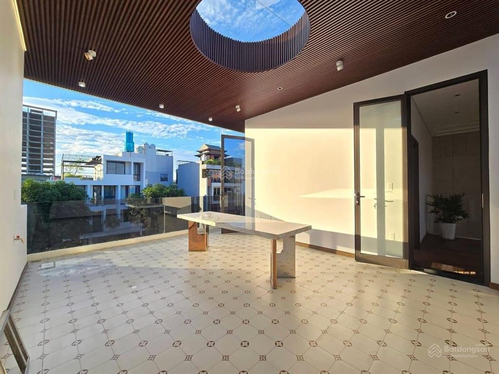 Hạ giá bán nhanh  villa 3 tầng hồ bơi  kề sông hàn, vị trí đẹp  dòng tiền 105 tr/tháng