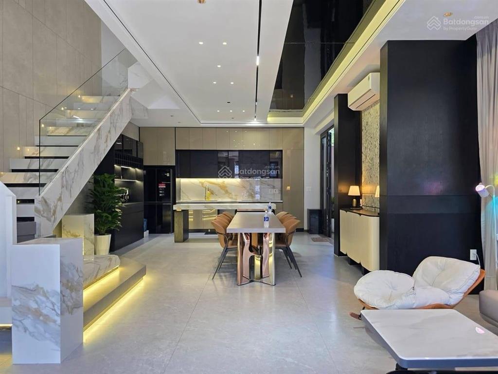 Hạ giá bán nhanh  villa 3 tầng hồ bơi  kề sông hàn, vị trí đẹp  dòng tiền 105 tr/tháng