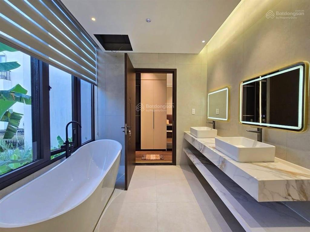Hạ giá bán nhanh  villa 3 tầng hồ bơi  kề sông hàn, vị trí đẹp  dòng tiền 105 tr/tháng