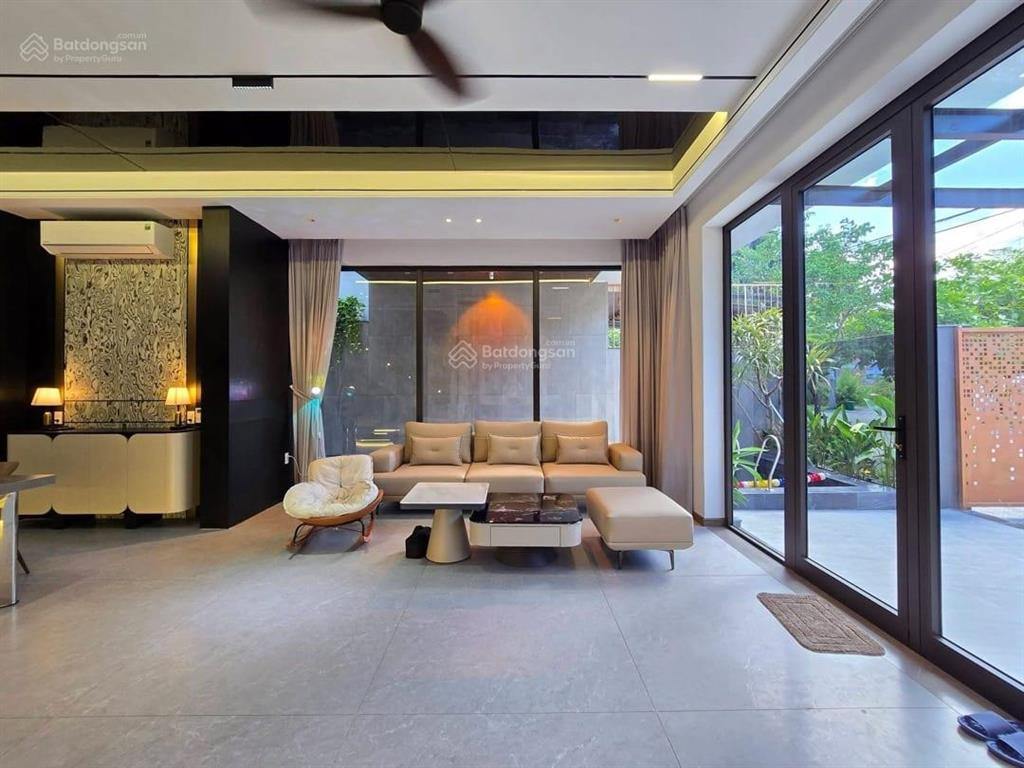 Hạ giá bán nhanh  villa 3 tầng hồ bơi  kề sông hàn, vị trí đẹp  dòng tiền 105 tr/tháng