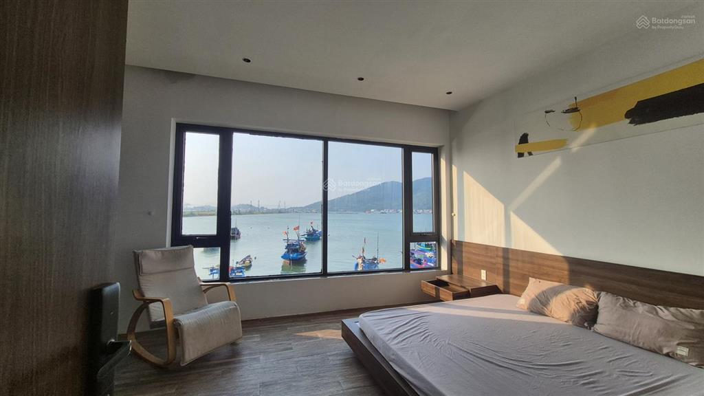 Sơn trà  villa 2 tầng có hồ bơi, view vịnh biển siêu thoáng. cho thuê lâu dài