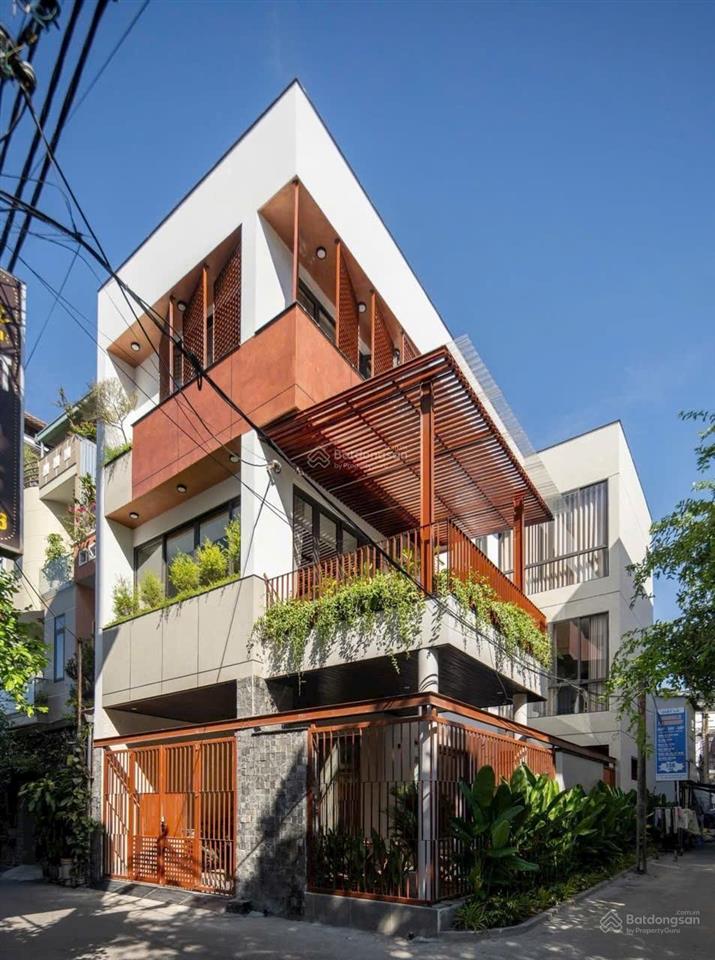 Võ nguyên giáp  villa 3 tầng, góc 2 mặt tiền, đường ô tô sát biển. dòng tiền 110 tr/tháng