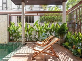 Võ nguyên giáp  villa 3 tầng, góc 2 mặt tiền, đường ô tô sát biển. dòng tiền 110 tr/tháng