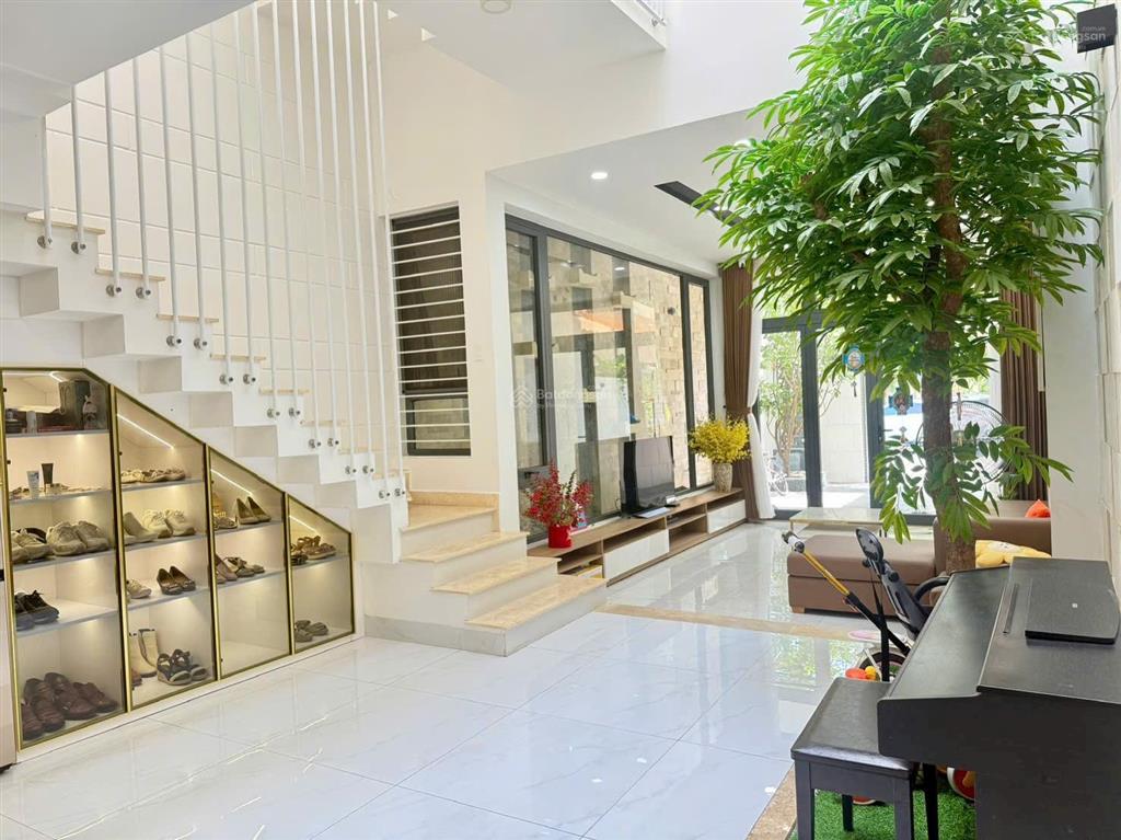 Hiếm! nhà 3 tầng đẹp  full nội thất  sát nguyễn phước lan. giá tốt nhỉnh 9 tỷ