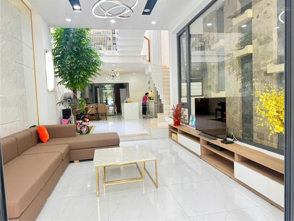 Hiếm! nhà 3 tầng đẹp  full nội thất  sát nguyễn phước lan. giá tốt nhỉnh 9 tỷ