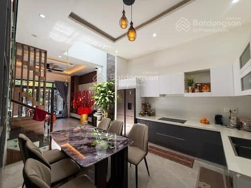 Thanh lương 18  hòa xuân, nhà 2 tầng đẹp  đầy đủ công năng. giá tốt nhỉnh nhẹ 7 tỷ