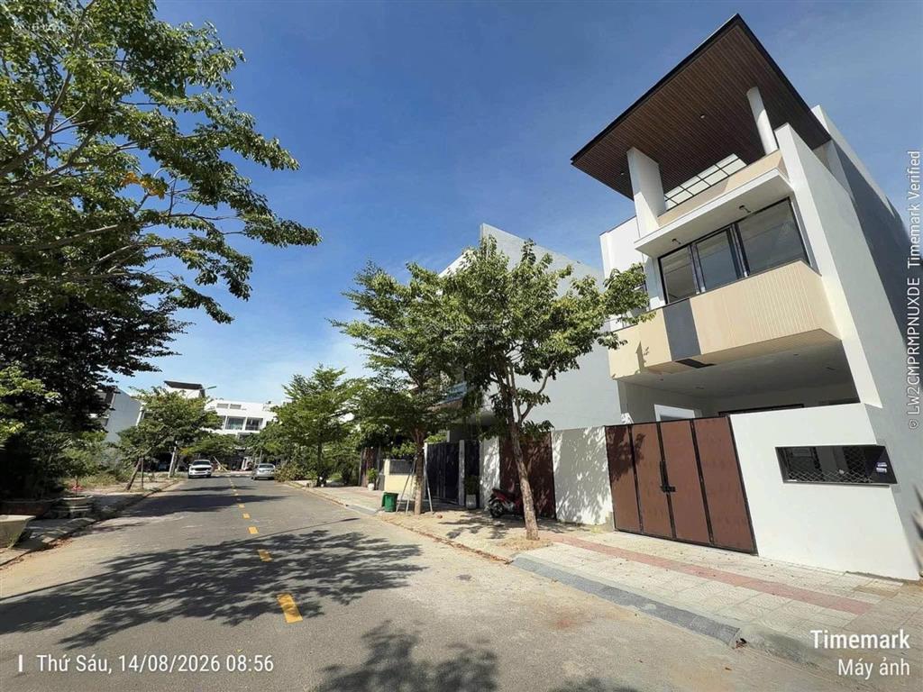 Nam hòa xuân, bờ quan 7  lô đất đẹp, gần đảo kim cương. giá tốt bán nhanh