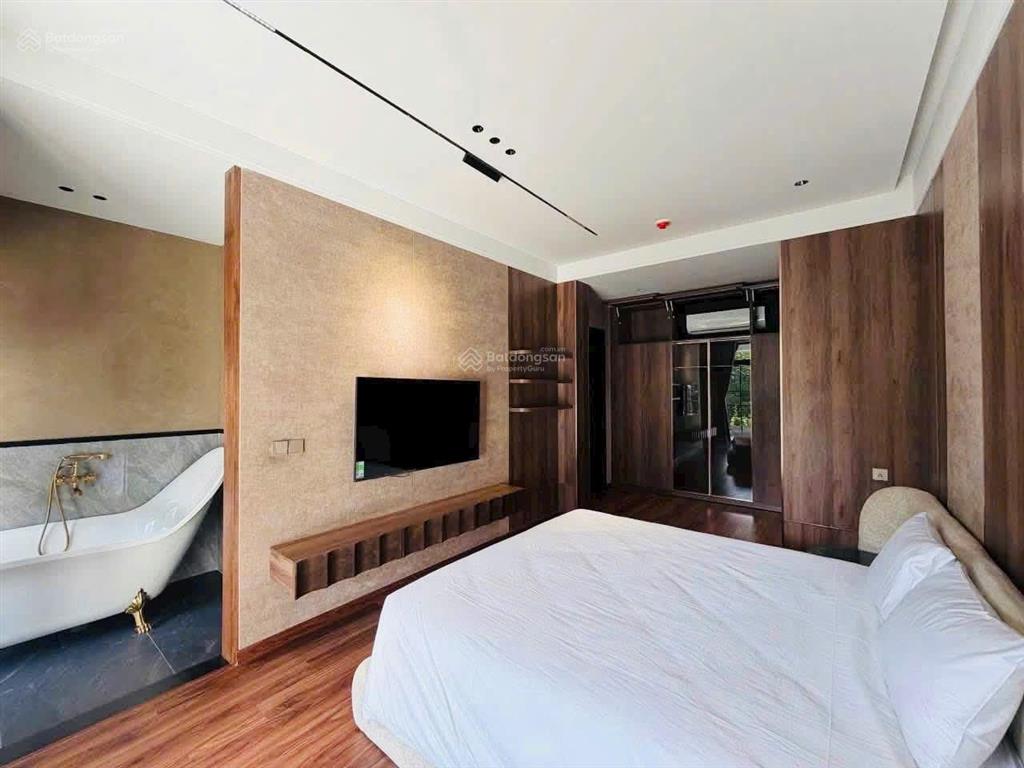 Nam việt á, villa đẹp 3 tầng  kề sông hàn. dòng tiền khai thác siêu tốt 10%/năm. giá tốt bán nhanh