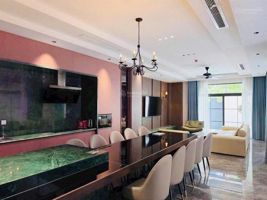 Nam việt á, villa đẹp 3 tầng  kề sông hàn. dòng tiền khai thác siêu tốt 10%/năm. giá tốt bán nhanh