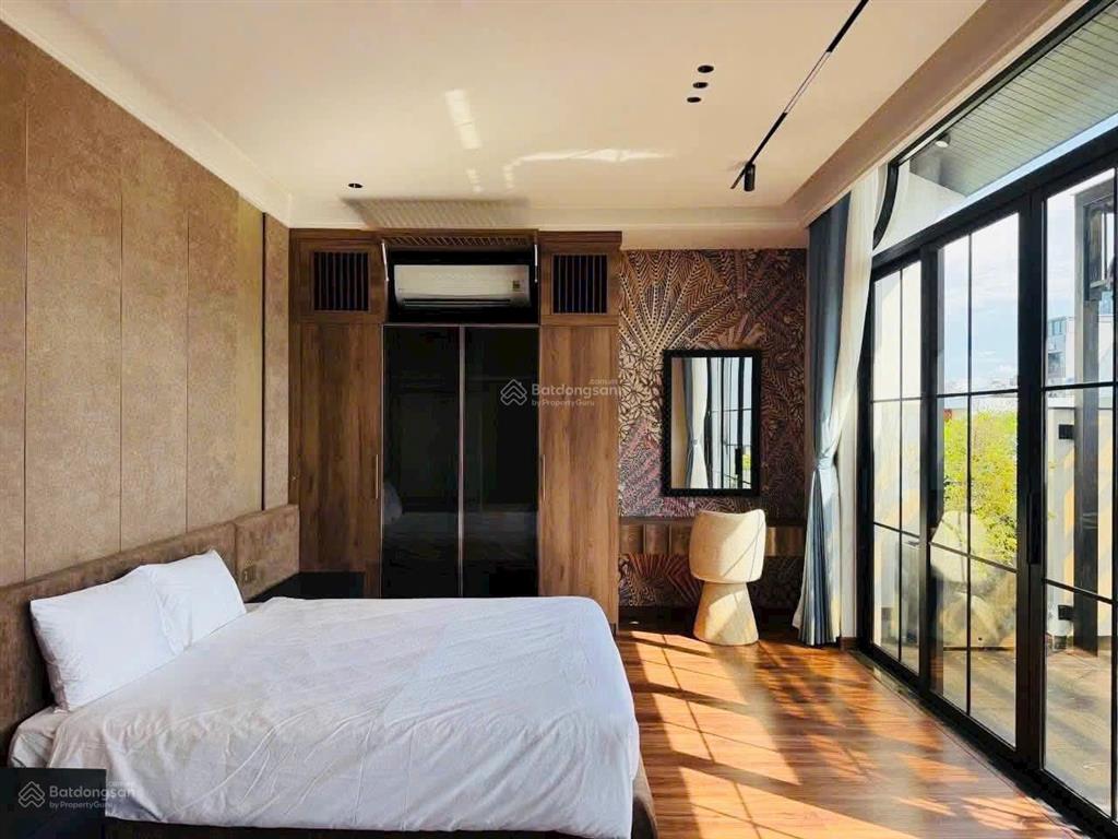 Nam việt á, villa đẹp 3 tầng  kề sông hàn. dòng tiền khai thác siêu tốt 10%/năm. giá tốt bán nhanh