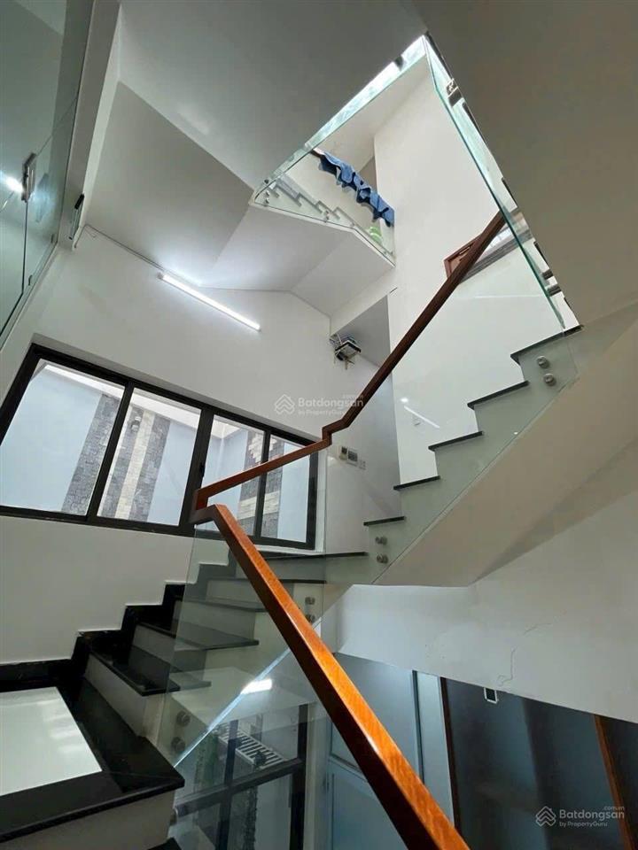 Giảm mạnh 2 tỷ, bán nhanh nhà 3 tầng mặt tiền đường 2 tháng 9. trục kinh doanh ngay trung tâm