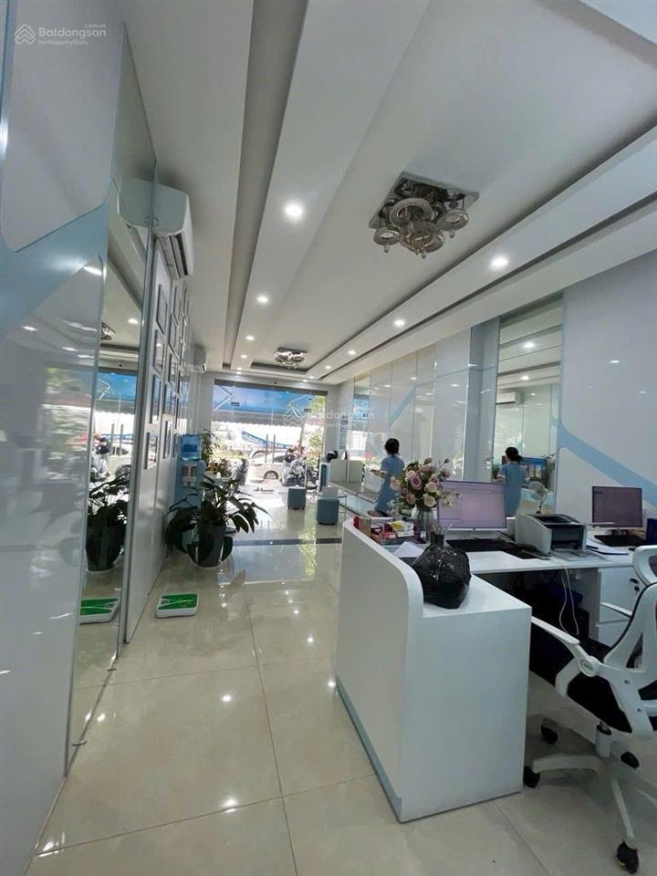 Giảm mạnh 2 tỷ, bán nhanh nhà 3 tầng mặt tiền đường 2 tháng 9. trục kinh doanh ngay trung tâm