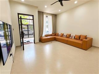 Nhà 3 tầng kiên cố  nội thất gỗ tự nhiên  sát trục võ chí công. giá nhỉnh 8 tỷ